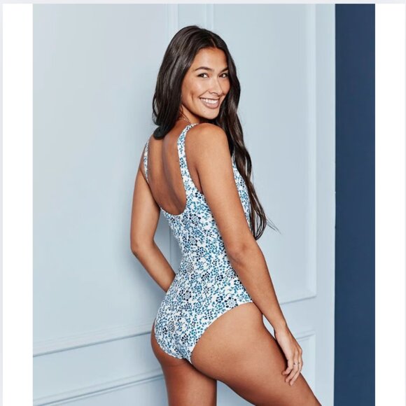Summersalt Perfect Wrap One-Piece Swimsuit Cream White Blue Flower Mosaic 18 - Picture 2 of 8